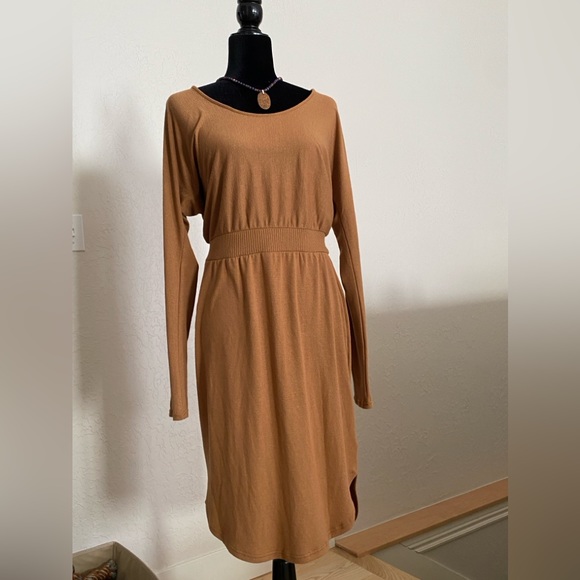 NWT GAP knit dress in size small (tall) - Picture 2 of 8